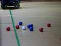 Welcher Ball ist näher 
					beim Jack (weier Ball)? Rot oder blau?